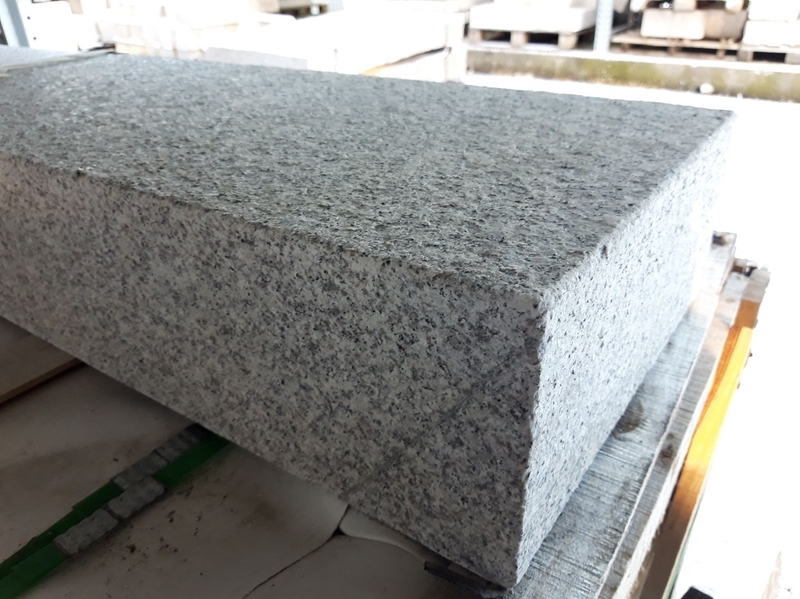 Granit Blockstufen 75x35x15 Silverstar Stark Baustoffe Fliesen
