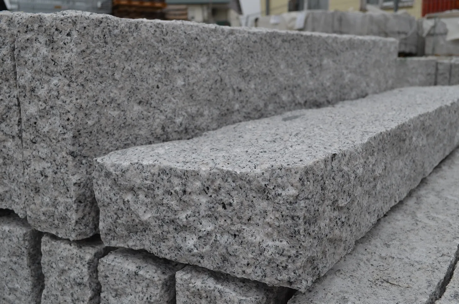 GRANIT-STELEN 10X25X200 CM  SILVERSTAR