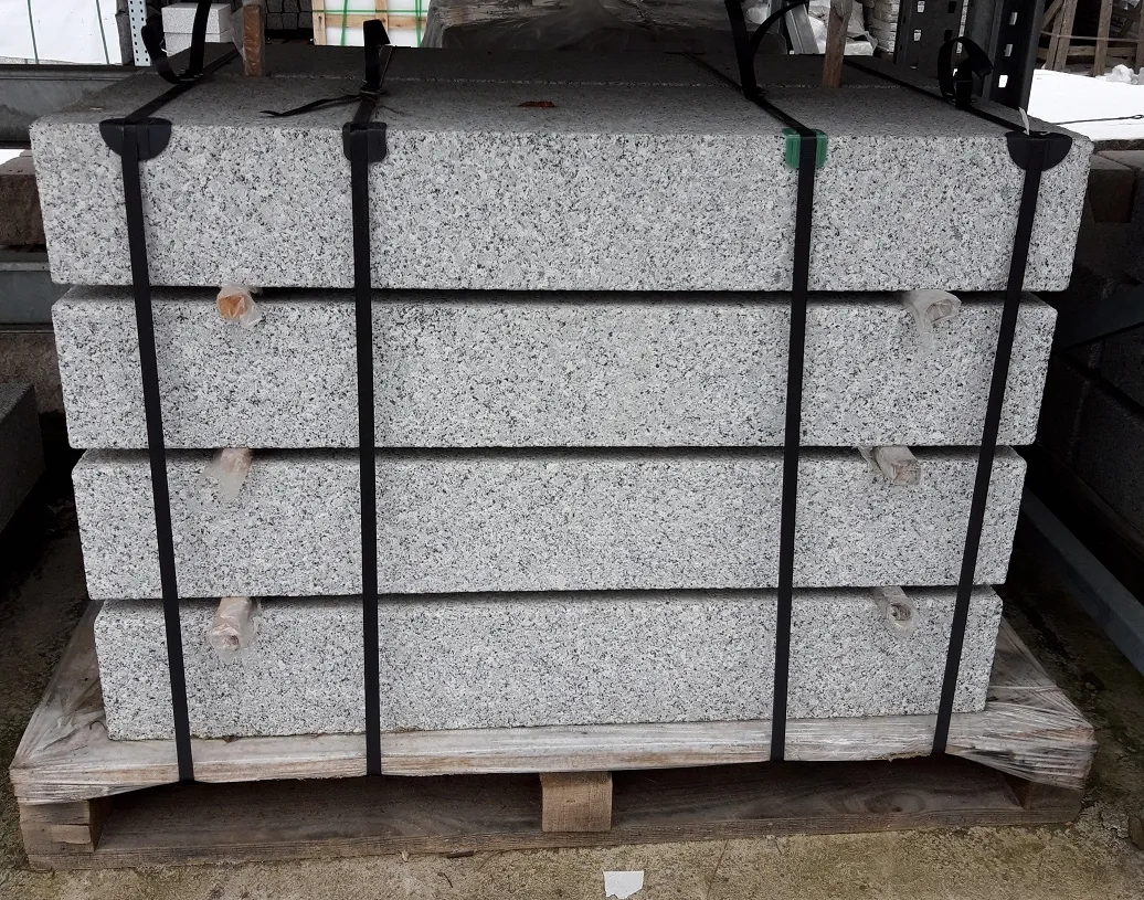GRANIT-BLOCKSTUFE   80X35X15 CM  KANTOR